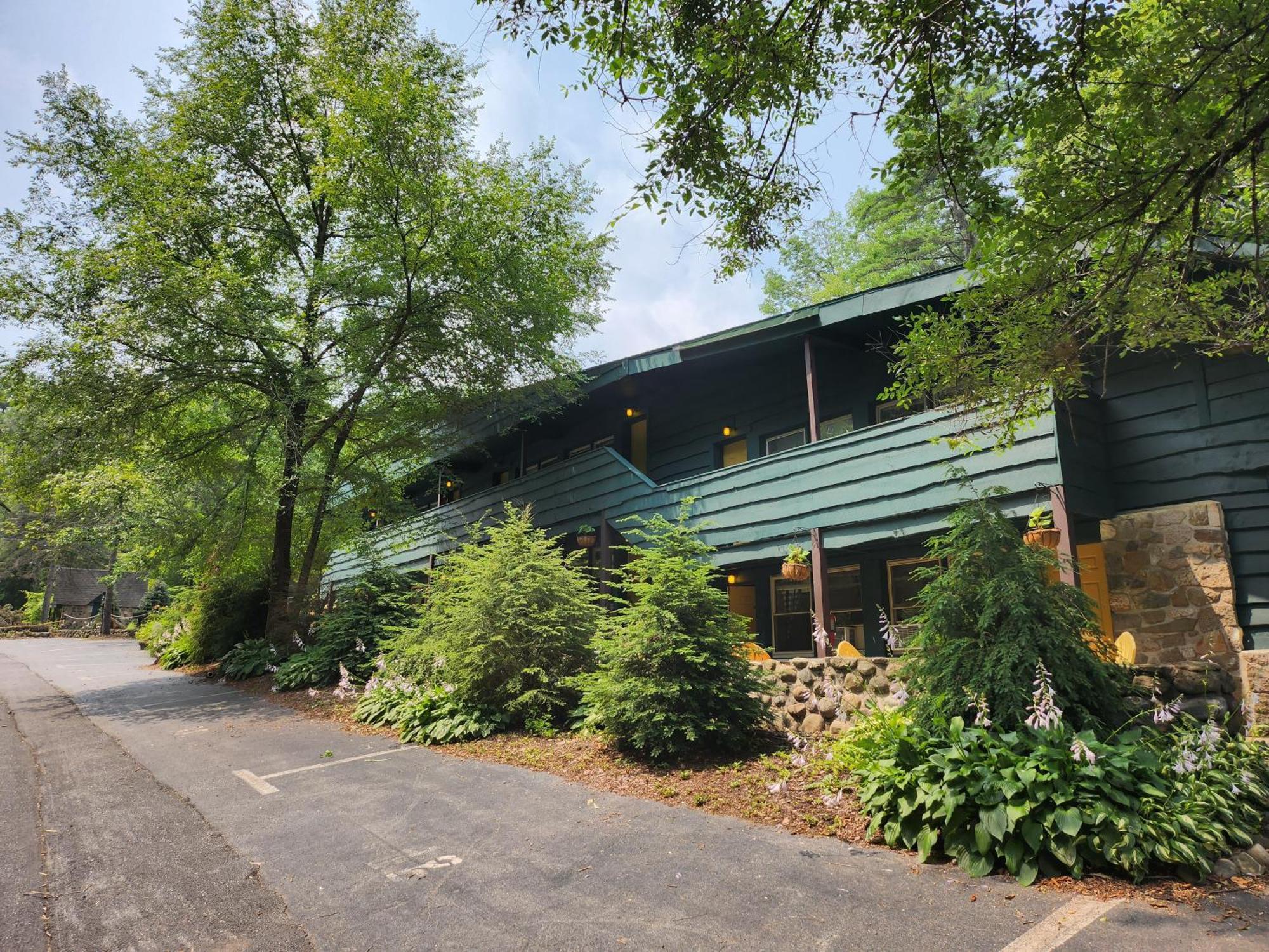 Adirondack Diamond Point Lodge Lake George Exterior photo